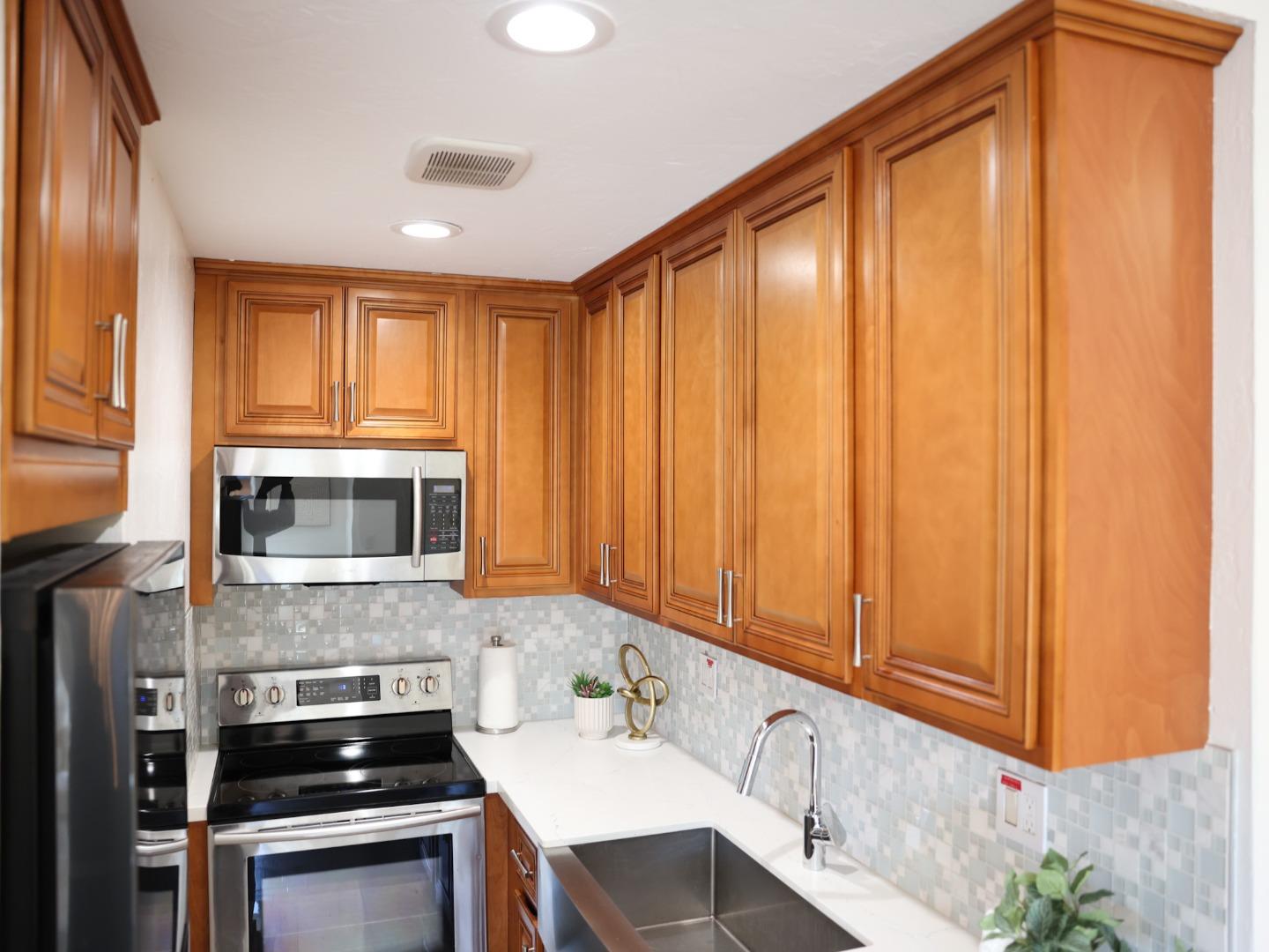 Detail Gallery Image 23 of 24 For 27941 Emerson Ave, Hayward,  CA 94545 - 3 Beds | 2 Baths