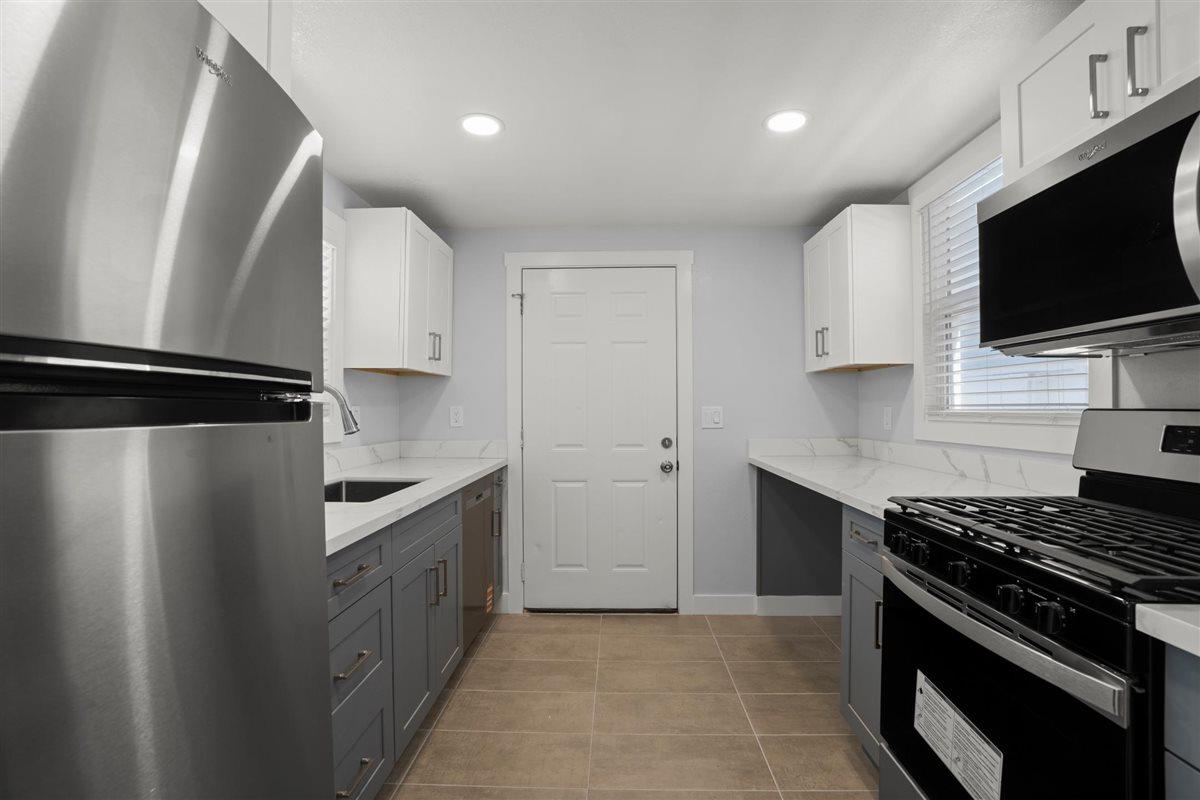 Detail Gallery Image 23 of 41 For 315 Grand Blvd, San Mateo,  CA 94401 - – Beds | – Baths