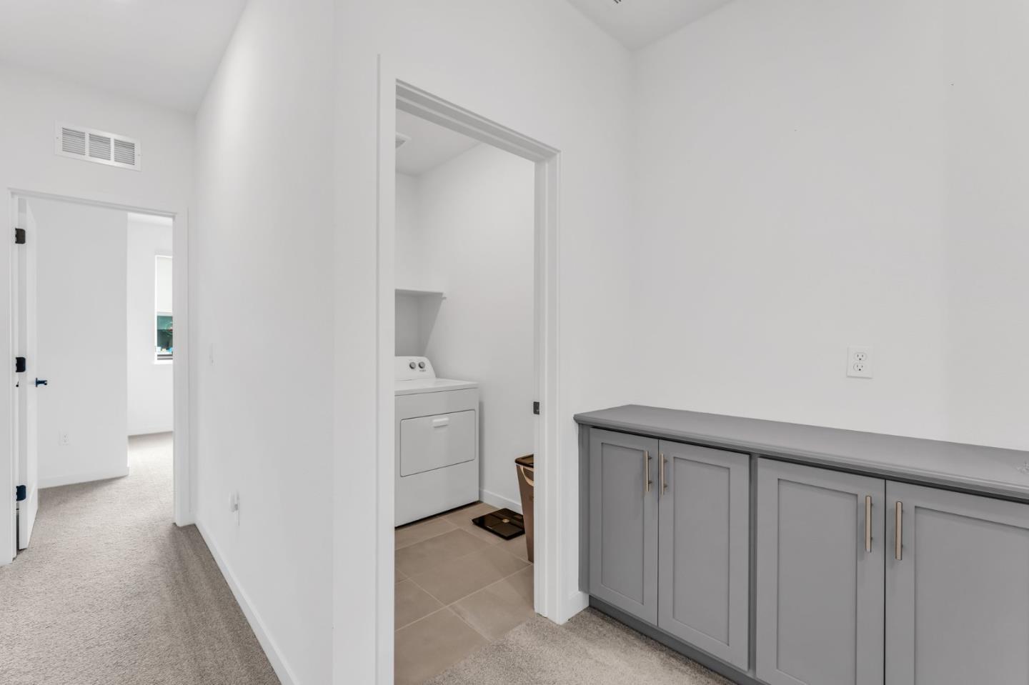 Detail Gallery Image 15 of 39 For 133 Waters Park Cir, San Mateo,  CA 94403 - 2 Beds | 2/1 Baths