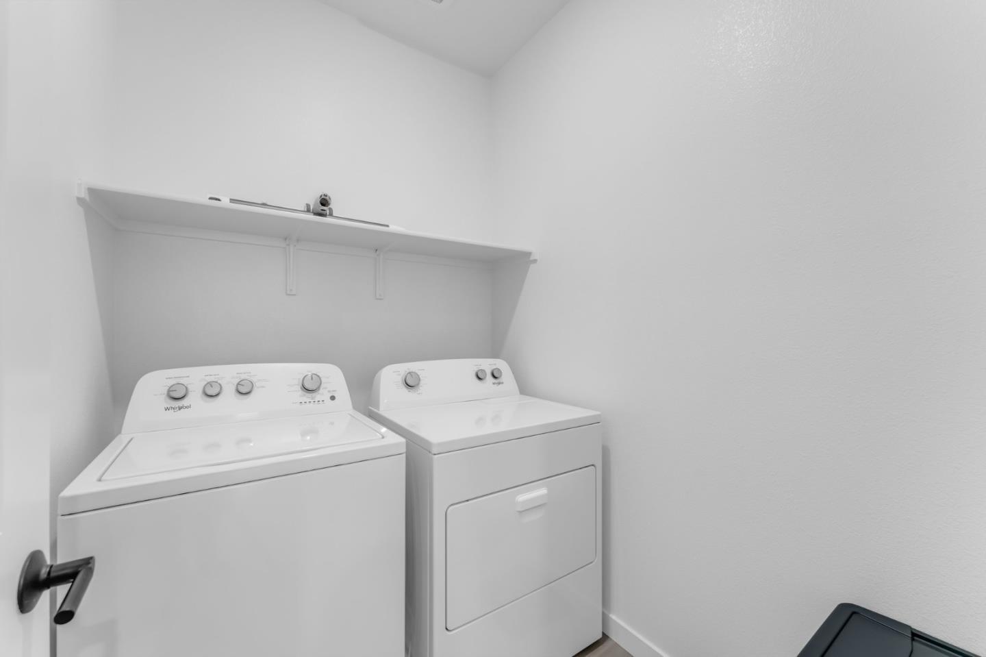 Detail Gallery Image 16 of 39 For 133 Waters Park Cir, San Mateo,  CA 94403 - 2 Beds | 2/1 Baths