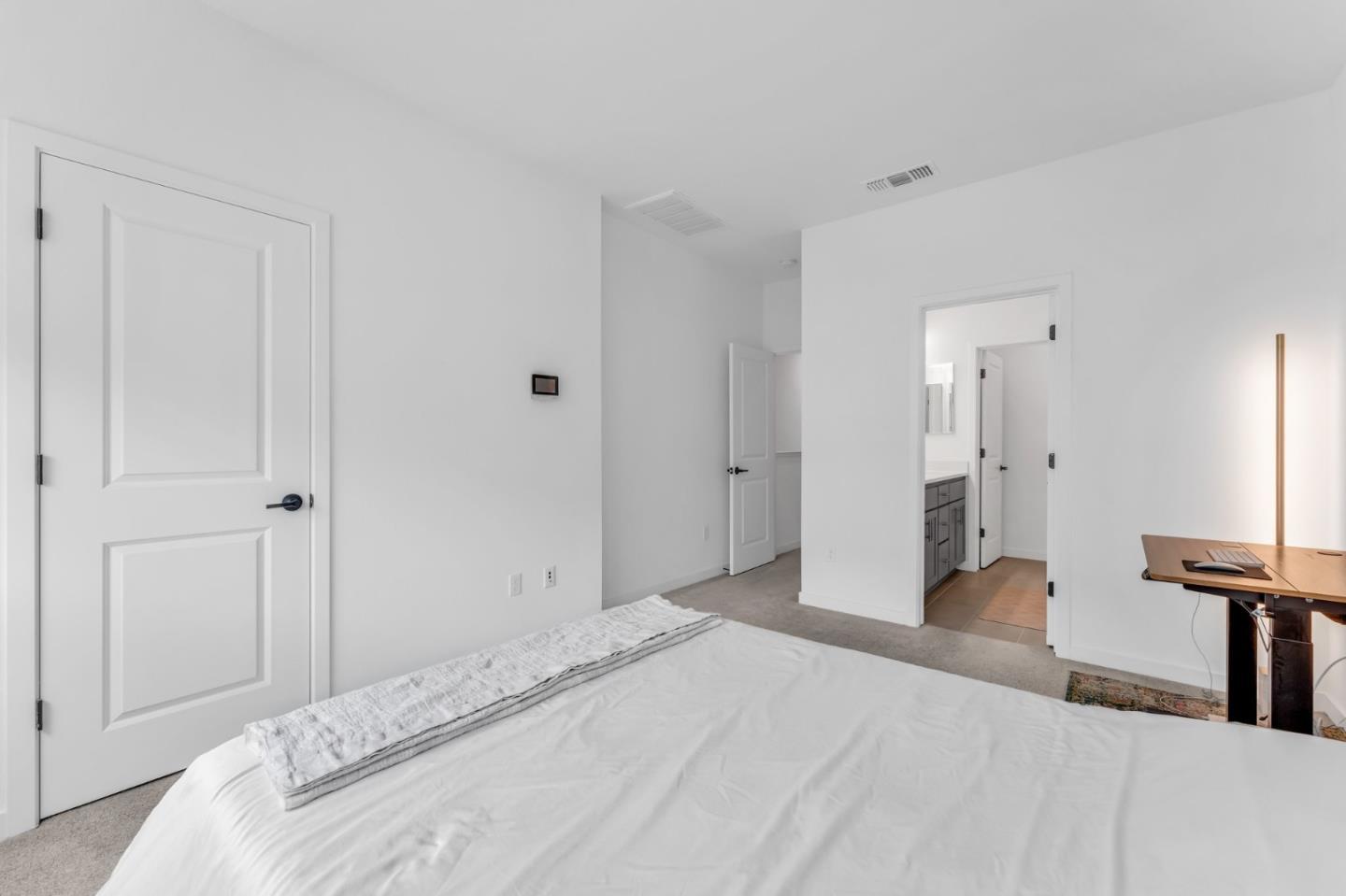Detail Gallery Image 23 of 39 For 133 Waters Park Cir, San Mateo,  CA 94403 - 2 Beds | 2/1 Baths