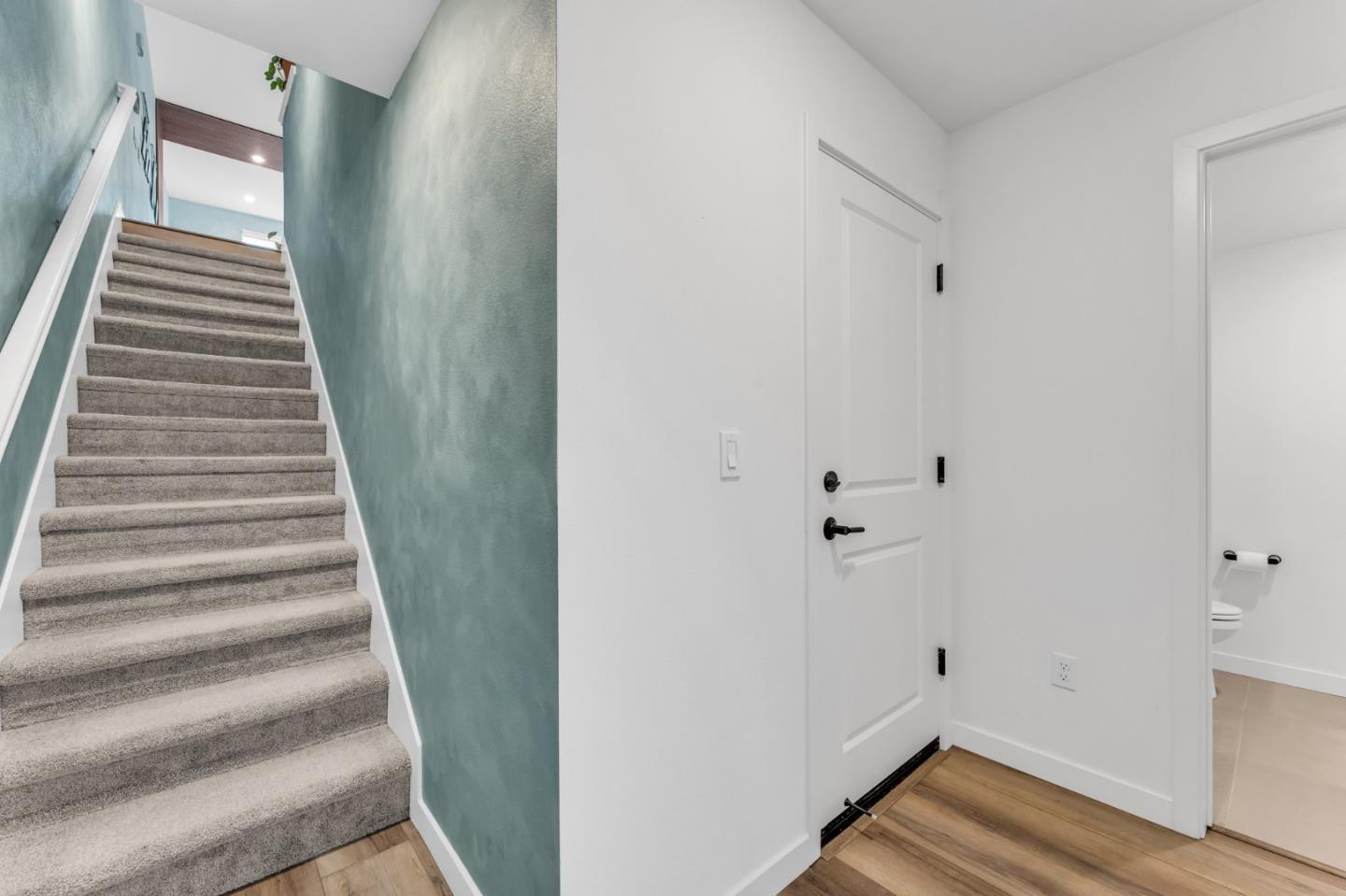 Detail Gallery Image 29 of 39 For 133 Waters Park Cir, San Mateo,  CA 94403 - 2 Beds | 2/1 Baths