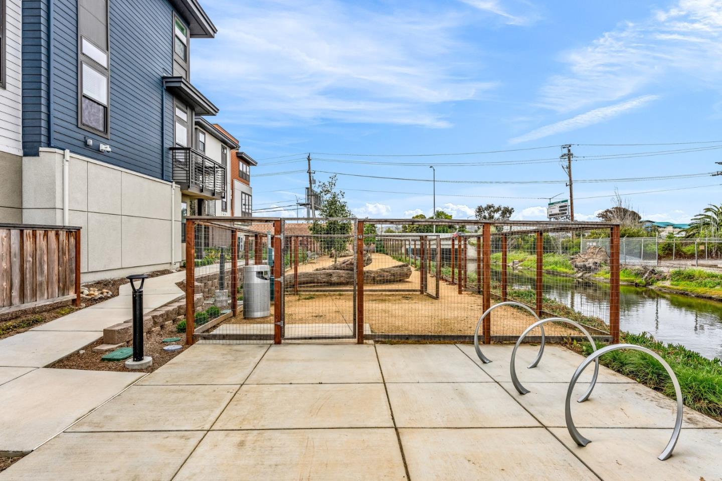 Detail Gallery Image 30 of 39 For 133 Waters Park Cir, San Mateo,  CA 94403 - 2 Beds | 2/1 Baths
