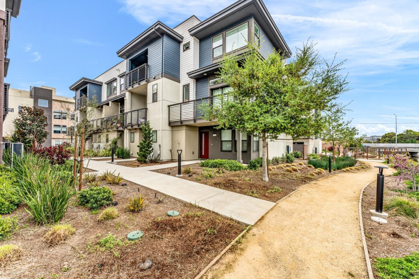 Detail Gallery Image 31 of 39 For 133 Waters Park Cir, San Mateo,  CA 94403 - 2 Beds | 2/1 Baths