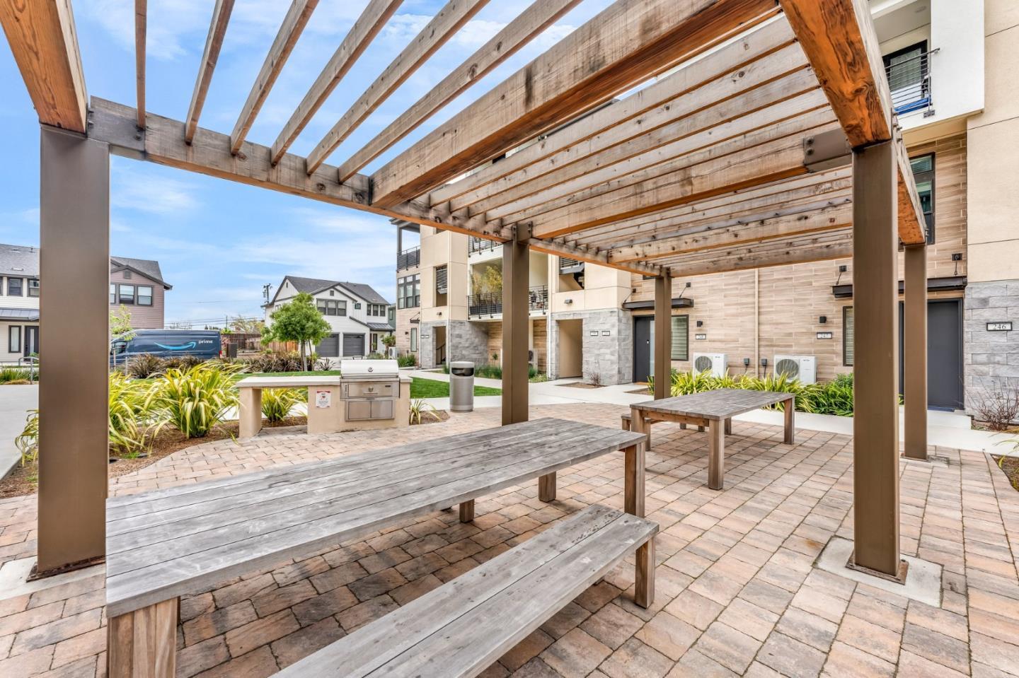 Detail Gallery Image 38 of 39 For 133 Waters Park Cir, San Mateo,  CA 94403 - 2 Beds | 2/1 Baths