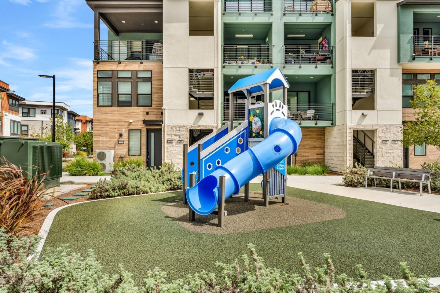 Detail Gallery Image 39 of 39 For 133 Waters Park Cir, San Mateo,  CA 94403 - 2 Beds | 2/1 Baths