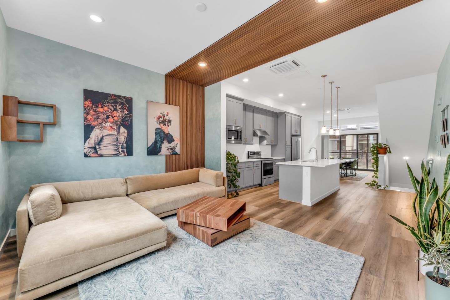 Detail Gallery Image 4 of 39 For 133 Waters Park Cir, San Mateo,  CA 94403 - 2 Beds | 2/1 Baths