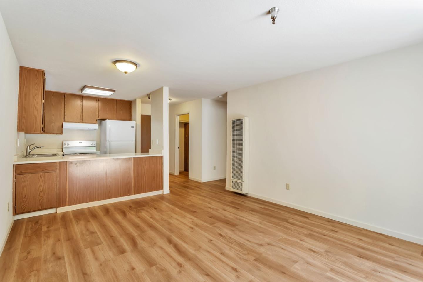 Detail Gallery Image 5 of 14 For 120 Vista Prieta Ct, Santa Cruz,  CA 95062 - 1 Beds | 1 Baths