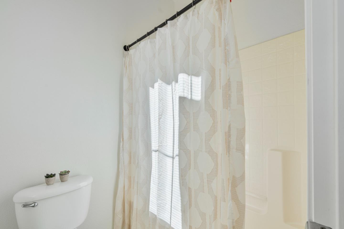 Detail Gallery Image 69 of 73 For 1101 Freedom Dr, Hollister,  CA 95023 - 4 Beds | 3 Baths