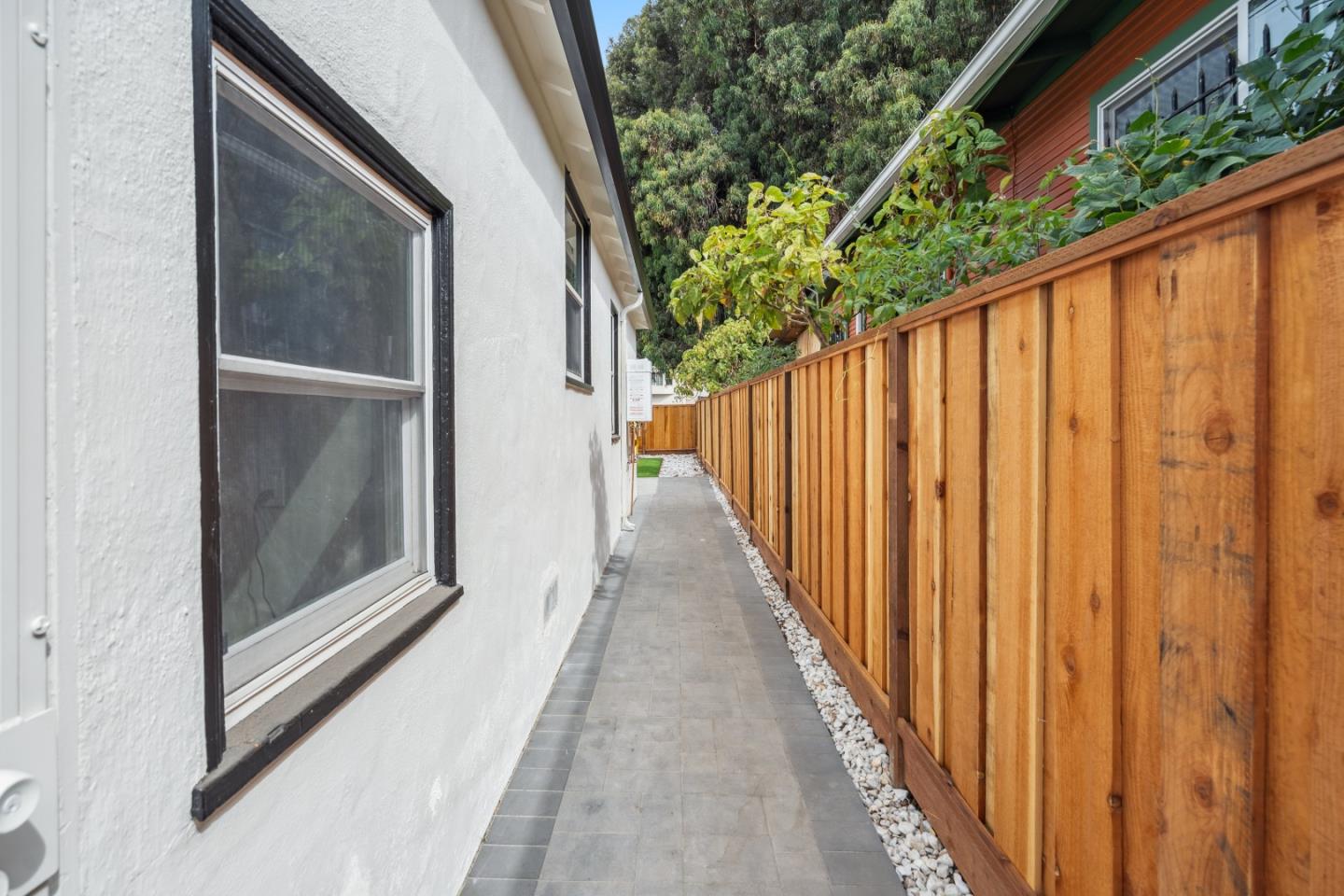 Detail Gallery Image 19 of 22 For 2761 75th Ave, Oakland,  CA 94605 - 2 Beds | 1 Baths