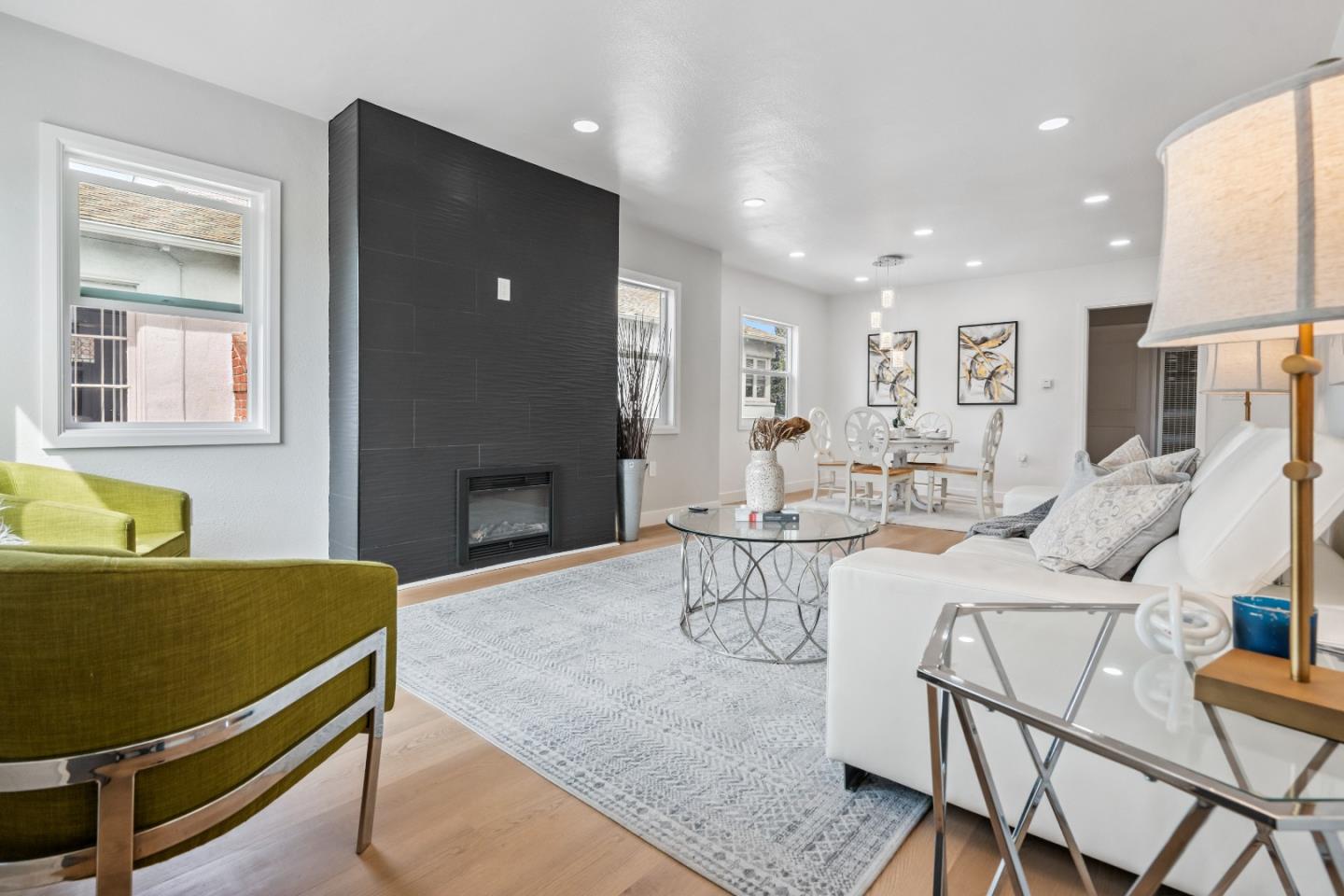 Detail Gallery Image 4 of 22 For 2761 75th Ave, Oakland,  CA 94605 - 2 Beds | 1 Baths