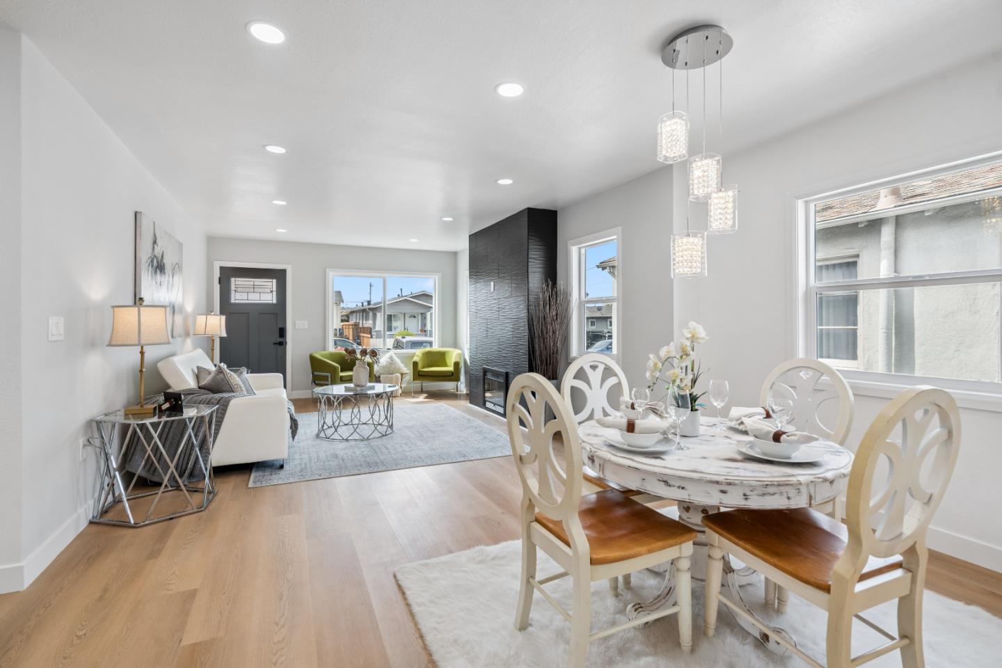 Detail Gallery Image 8 of 22 For 2761 75th Ave, Oakland,  CA 94605 - 2 Beds | 1 Baths