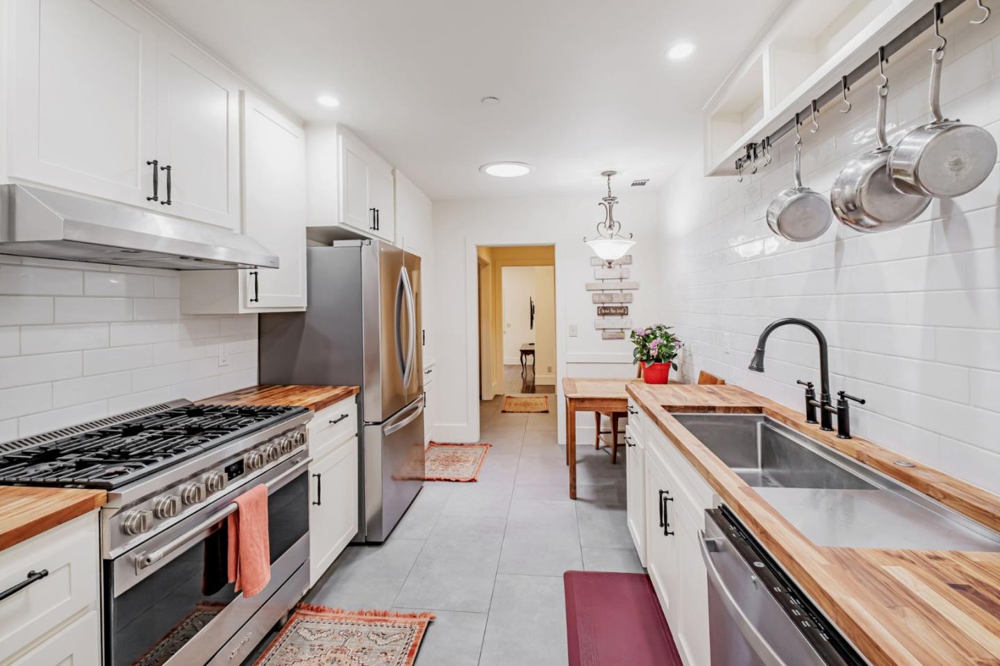 Detail Gallery Image 18 of 46 For 712 California St, Santa Cruz,  CA 95060 - 3 Beds | 2 Baths