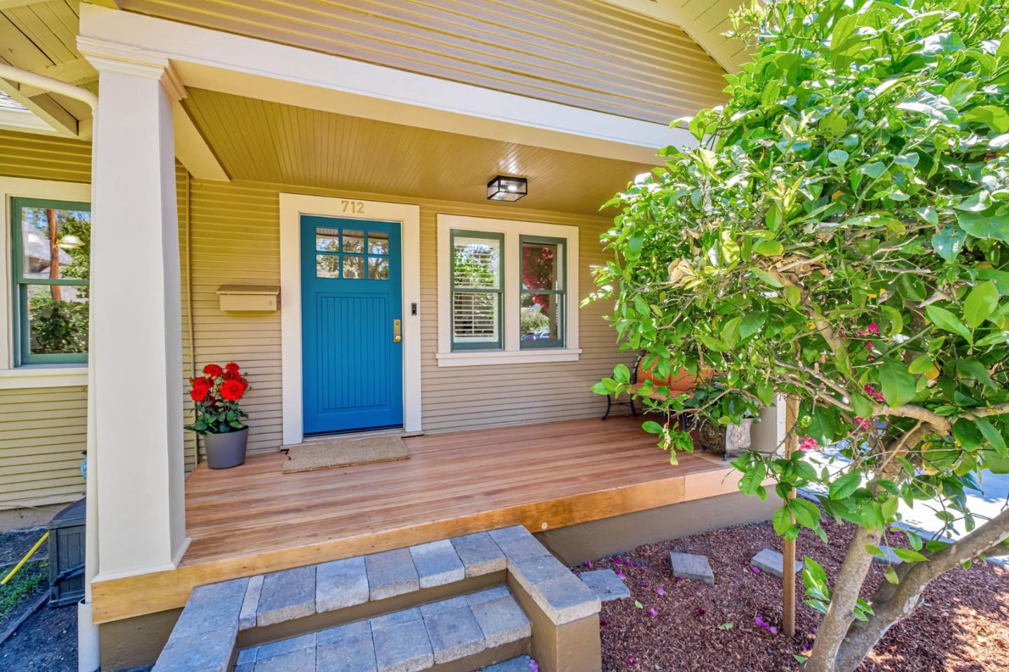 Detail Gallery Image 6 of 46 For 712 California St, Santa Cruz,  CA 95060 - 3 Beds | 2 Baths