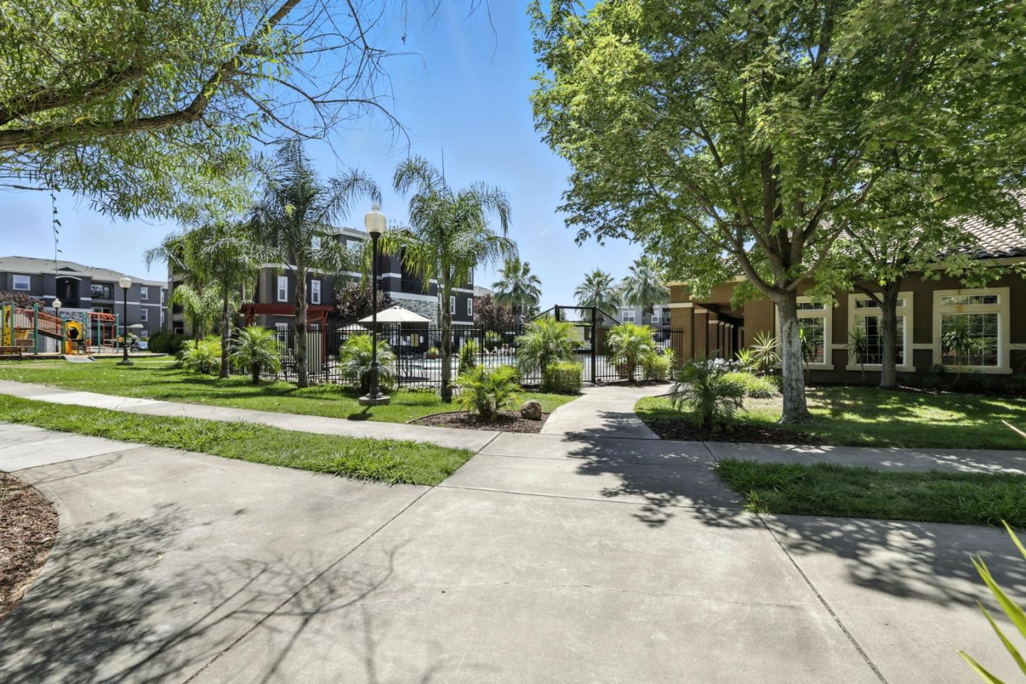 Detail Gallery Image 32 of 38 For 8434 Walerga Rd #1011,  Antelope,  CA 95843 - 3 Beds | 2 Baths