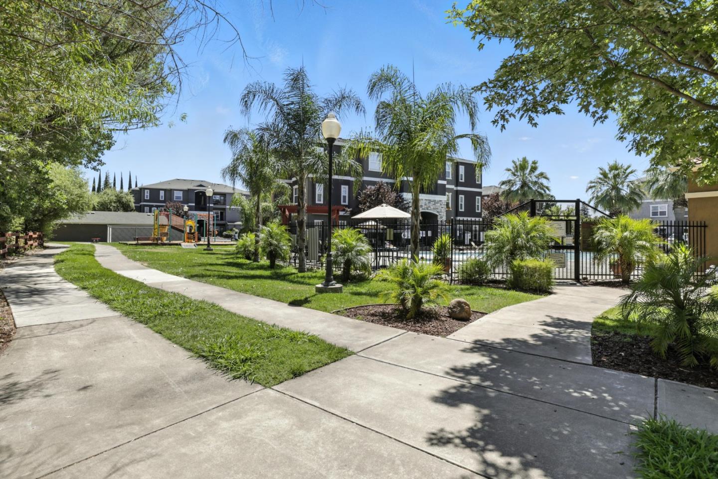 Detail Gallery Image 33 of 38 For 8434 Walerga Rd #1011,  Antelope,  CA 95843 - 3 Beds | 2 Baths