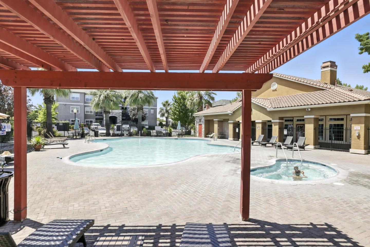 Detail Gallery Image 34 of 38 For 8434 Walerga Rd #1011,  Antelope,  CA 95843 - 3 Beds | 2 Baths