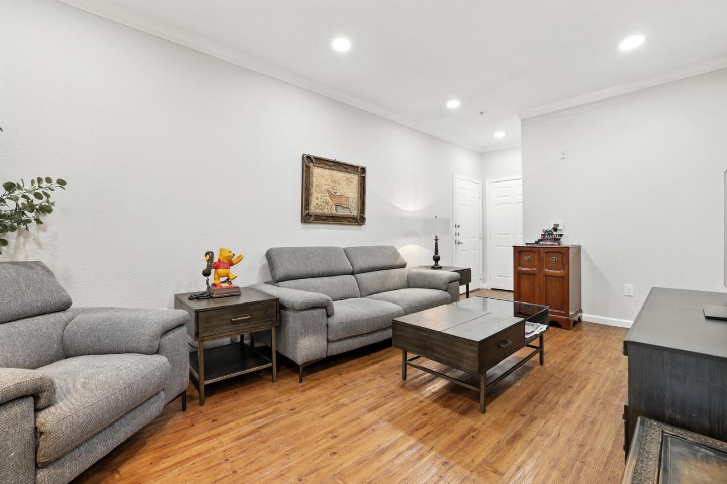 Detail Gallery Image 4 of 38 For 8434 Walerga Rd #1011,  Antelope,  CA 95843 - 3 Beds | 2 Baths