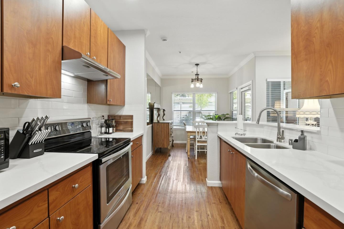 Detail Gallery Image 9 of 38 For 8434 Walerga Rd #1011,  Antelope,  CA 95843 - 3 Beds | 2 Baths
