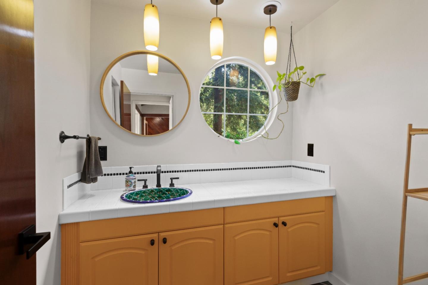 Detail Gallery Image 12 of 53 For 660 Dickinson Ave, Ben Lomond,  CA 95005 - 3 Beds | 2/1 Baths
