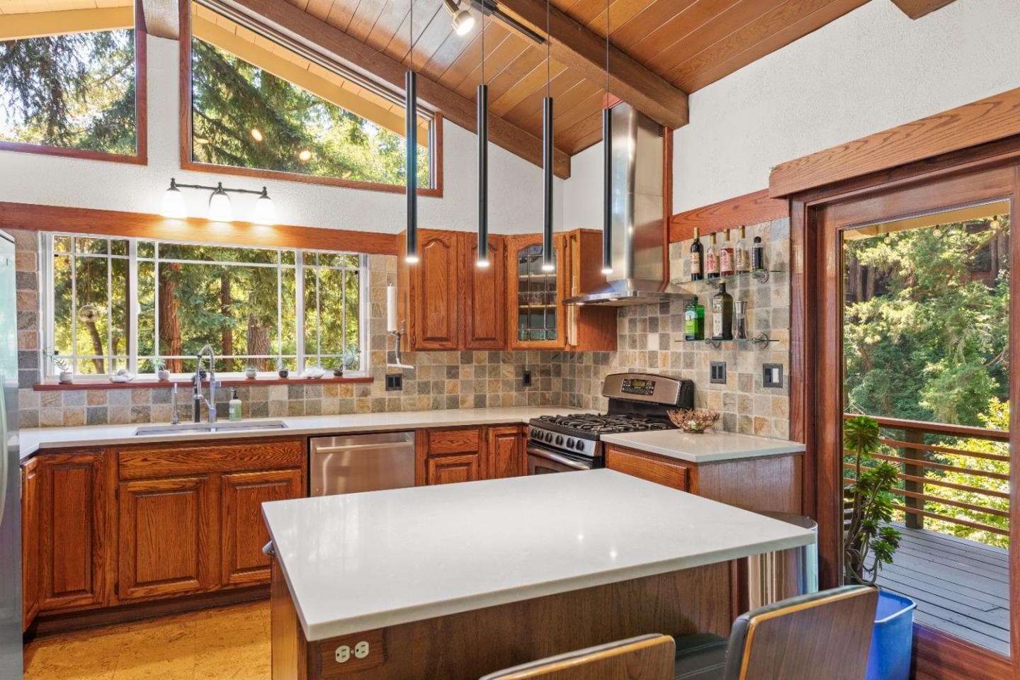 Detail Gallery Image 16 of 53 For 660 Dickinson Ave, Ben Lomond,  CA 95005 - 3 Beds | 2/1 Baths