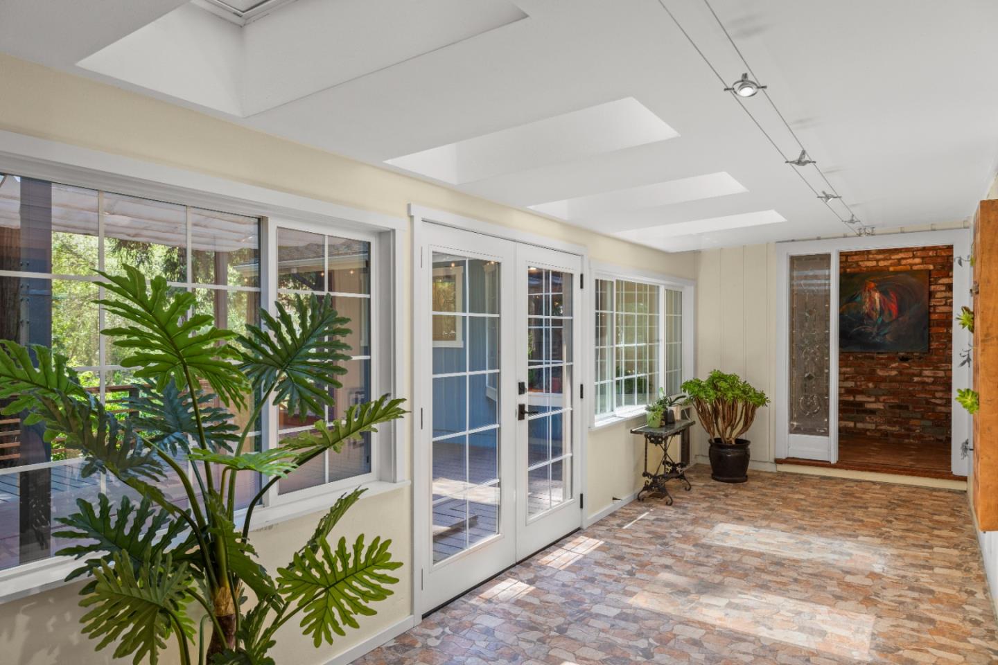 Detail Gallery Image 6 of 53 For 660 Dickinson Ave, Ben Lomond,  CA 95005 - 3 Beds | 2/1 Baths