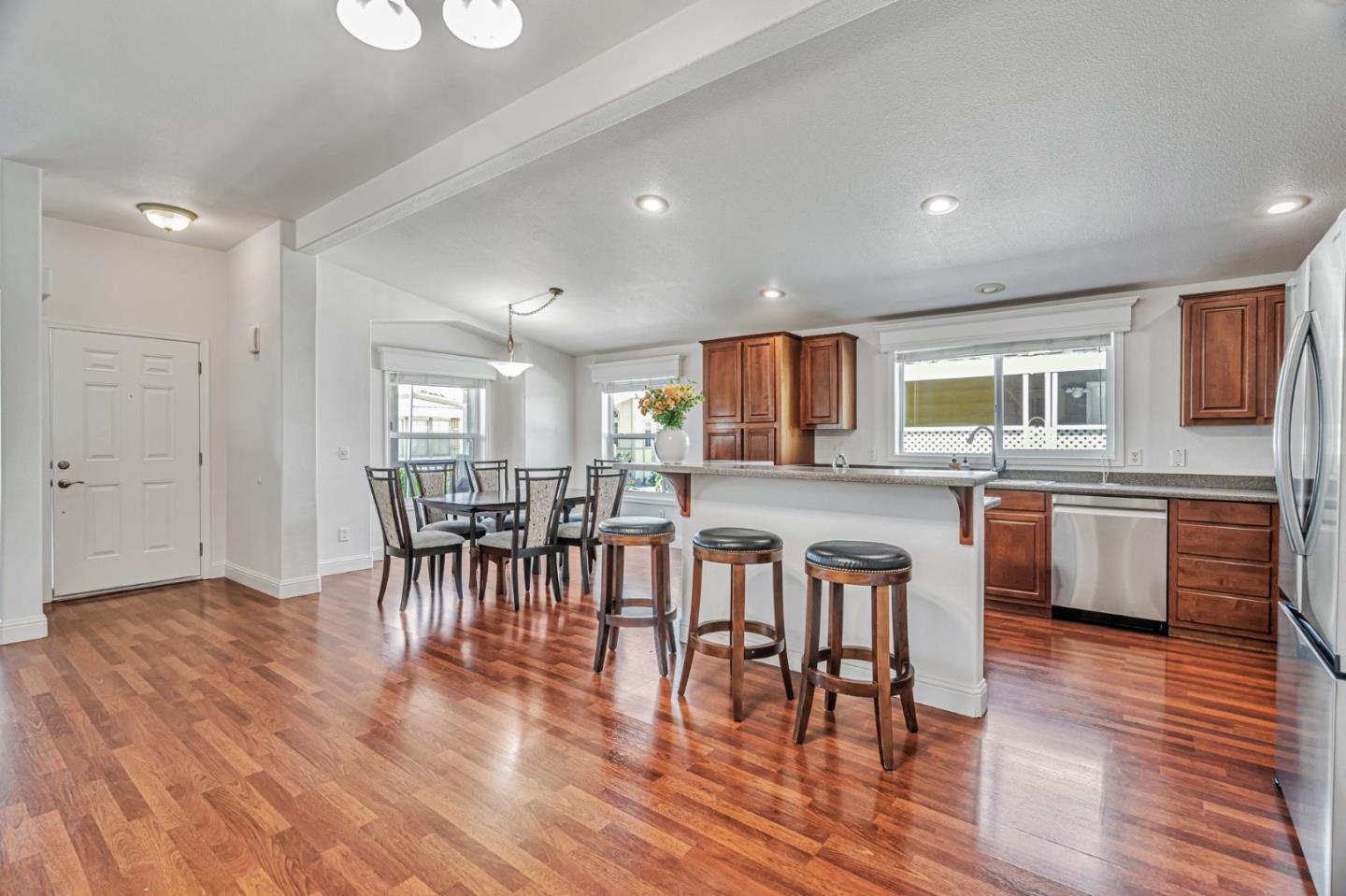 Detail Gallery Image 10 of 43 For 1085 Tasman Dr #816,  Sunnyvale,  CA 94089 - 3 Beds | 2 Baths