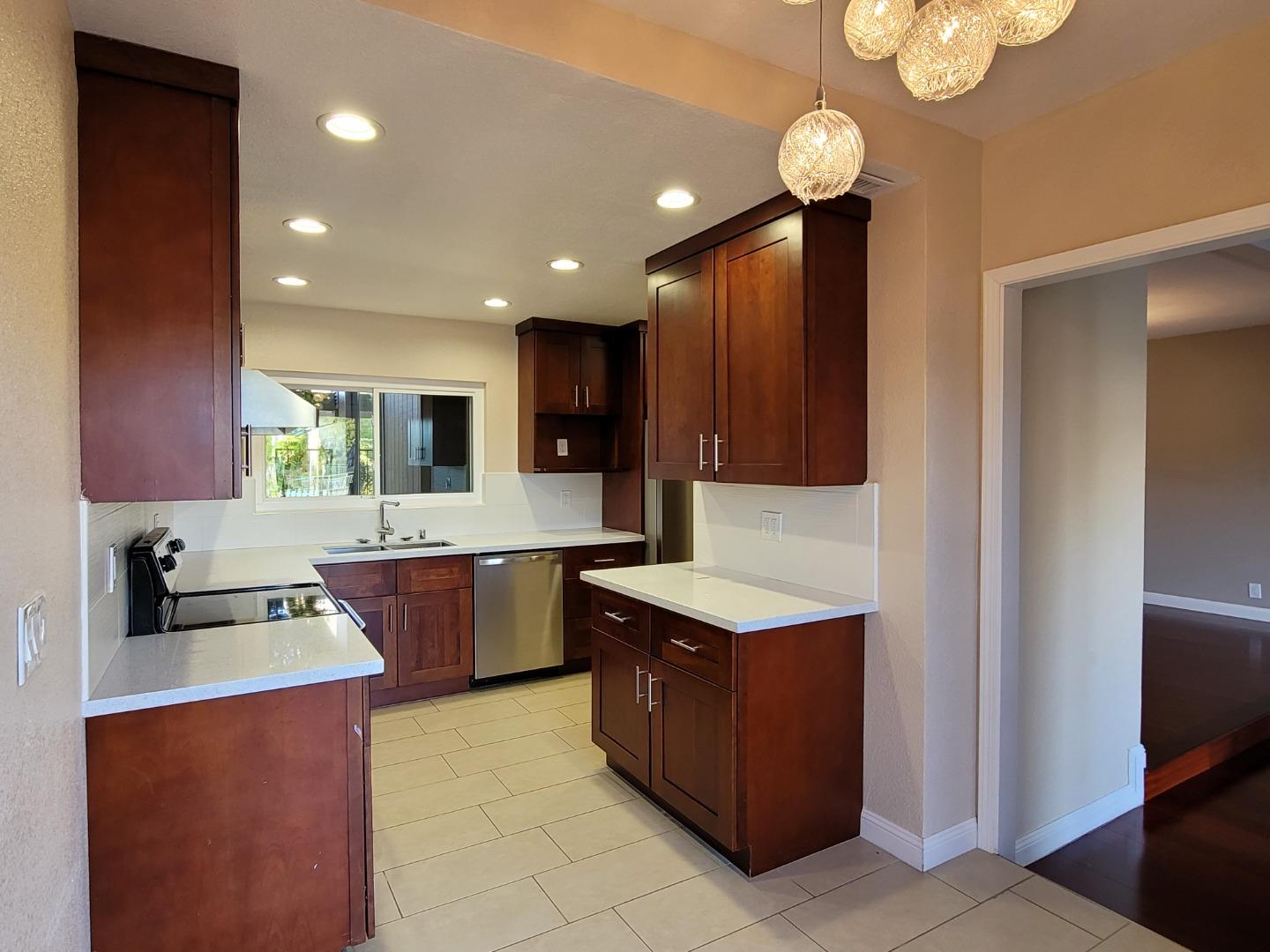 572 Marlin Court, Redwood City, California 94065, 3 Bedrooms Bedrooms, ,2 BathroomsBathrooms,Residential Lease,For Rent,572 Marlin Court,ML82014468