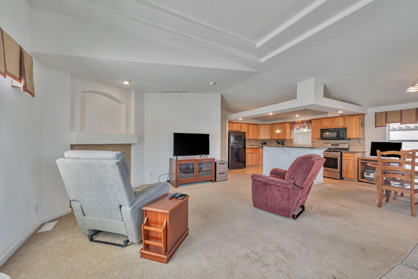 Detail Gallery Image 6 of 36 For 1085 Tasman Dr #405,  Sunnyvale,  CA 94089 - 3 Beds | 2 Baths