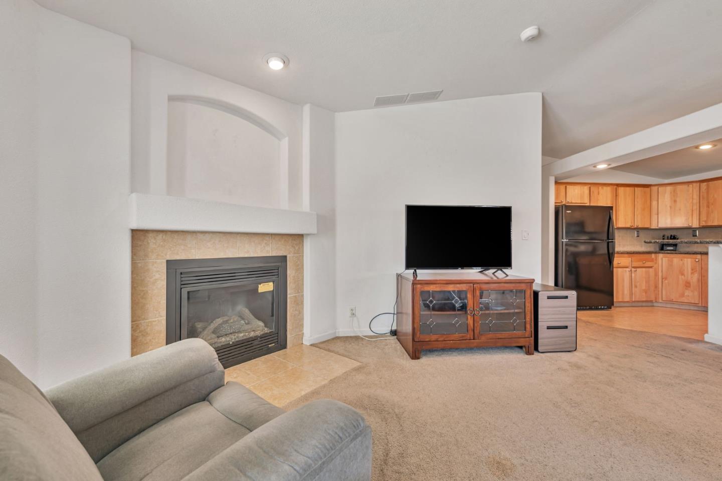 Detail Gallery Image 9 of 36 For 1085 Tasman Dr #405,  Sunnyvale,  CA 94089 - 3 Beds | 2 Baths
