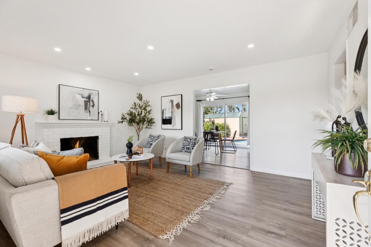 Detail Gallery Image 13 of 45 For 7527 Sutton Ln, Dublin,  CA 94568 - 3 Beds | 2 Baths