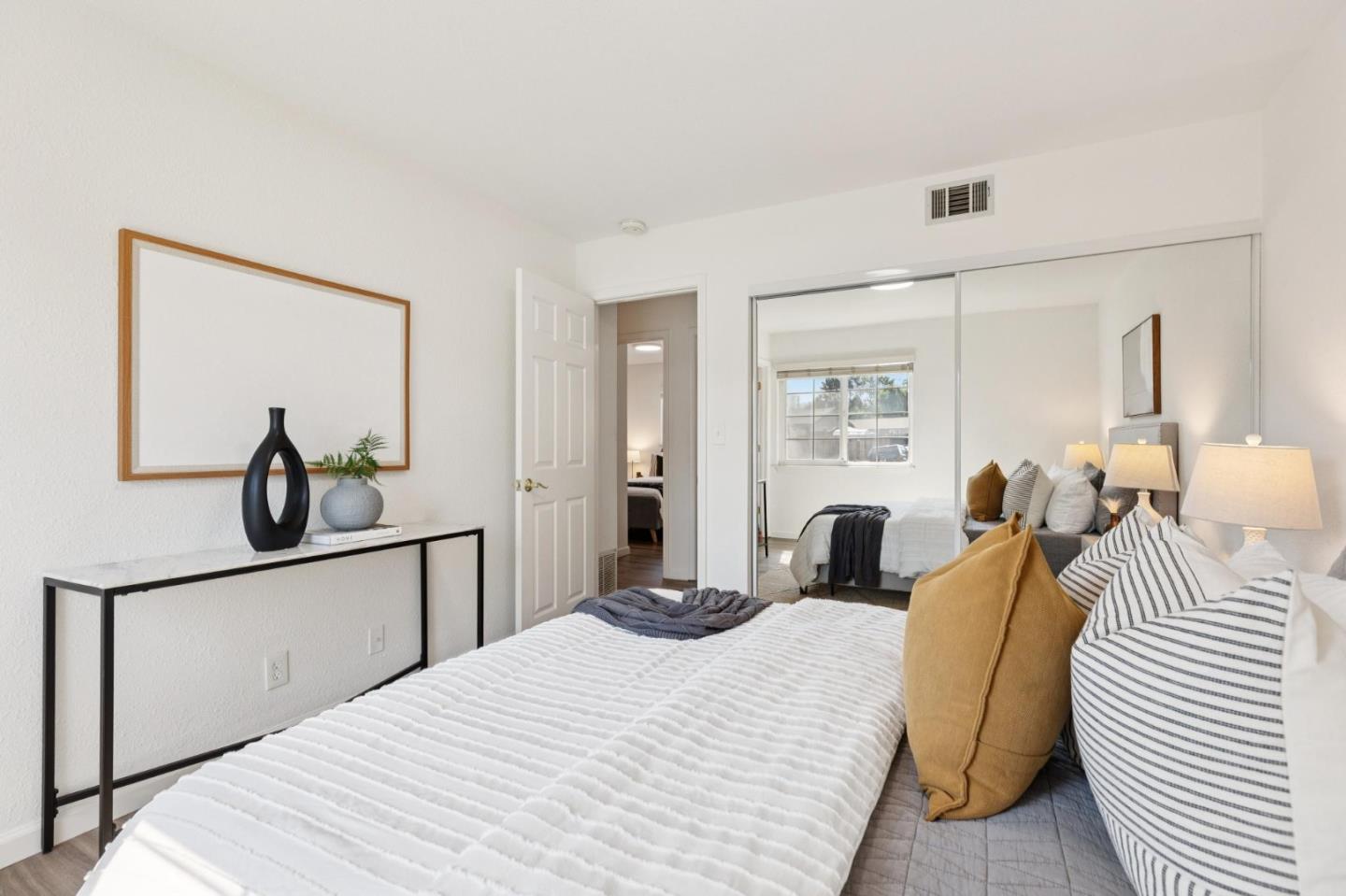Detail Gallery Image 24 of 45 For 7527 Sutton Ln, Dublin,  CA 94568 - 3 Beds | 2 Baths