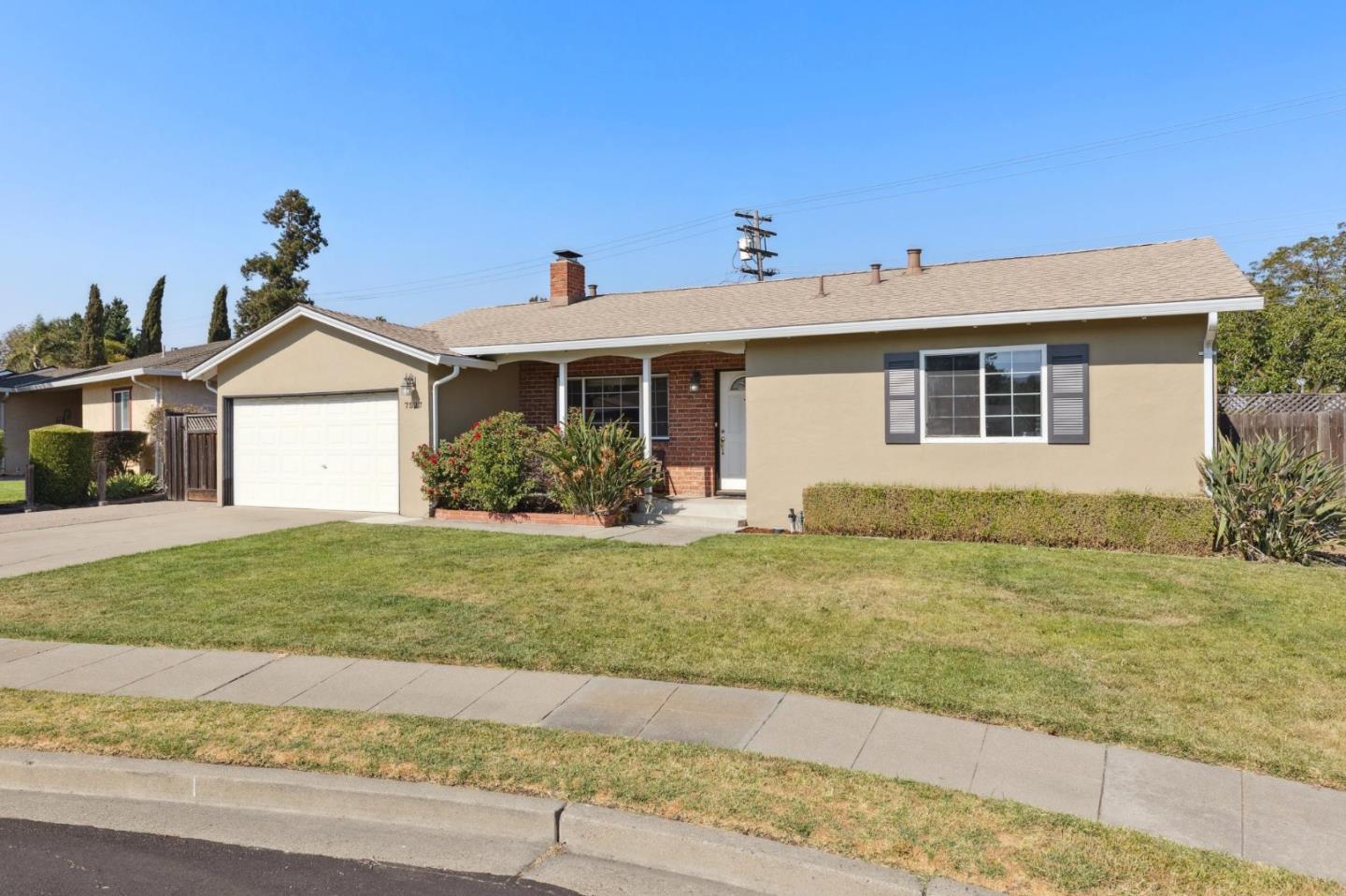 Detail Gallery Image 3 of 45 For 7527 Sutton Ln, Dublin,  CA 94568 - 3 Beds | 2 Baths
