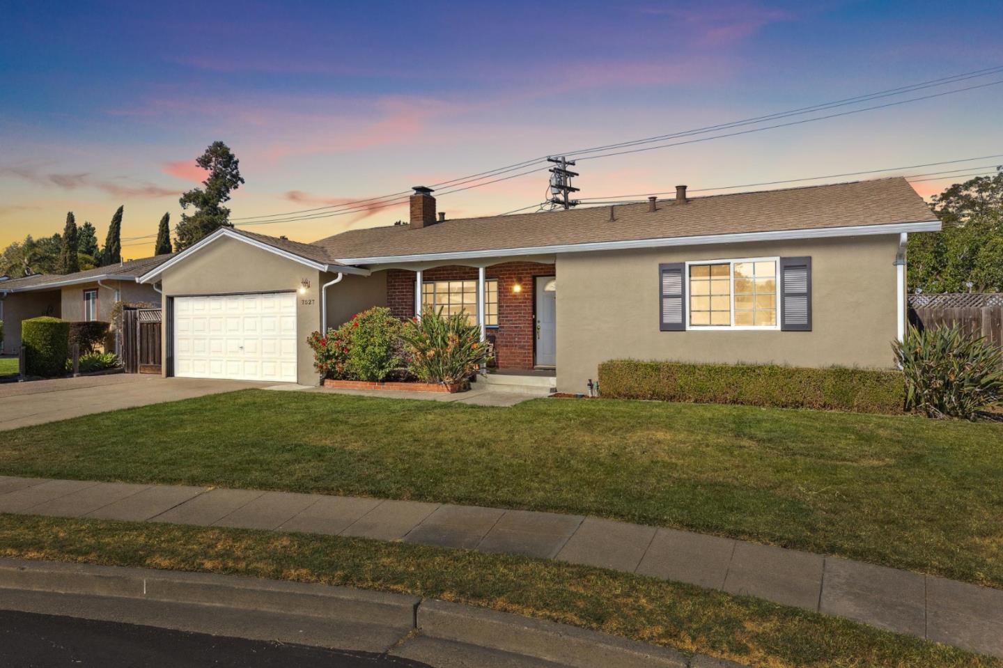 Detail Gallery Image 4 of 45 For 7527 Sutton Ln, Dublin,  CA 94568 - 3 Beds | 2 Baths