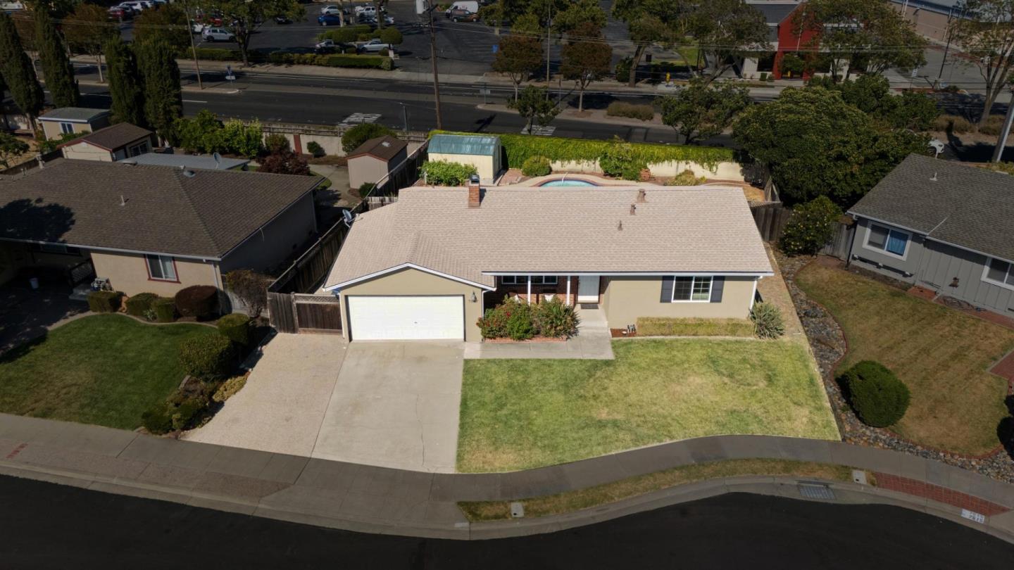 Detail Gallery Image 6 of 45 For 7527 Sutton Ln, Dublin,  CA 94568 - 3 Beds | 2 Baths