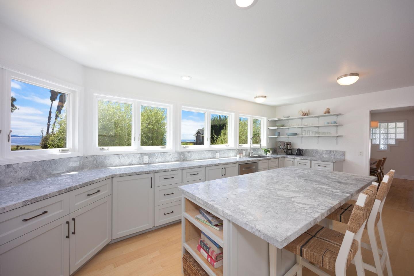 Detail Gallery Image 10 of 62 For 139 Santa Ana St, El Granada,  CA 94018 - 3 Beds | 2/1 Baths