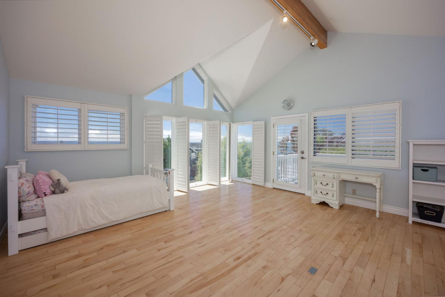 Detail Gallery Image 15 of 62 For 139 Santa Ana St, El Granada,  CA 94018 - 3 Beds | 2/1 Baths