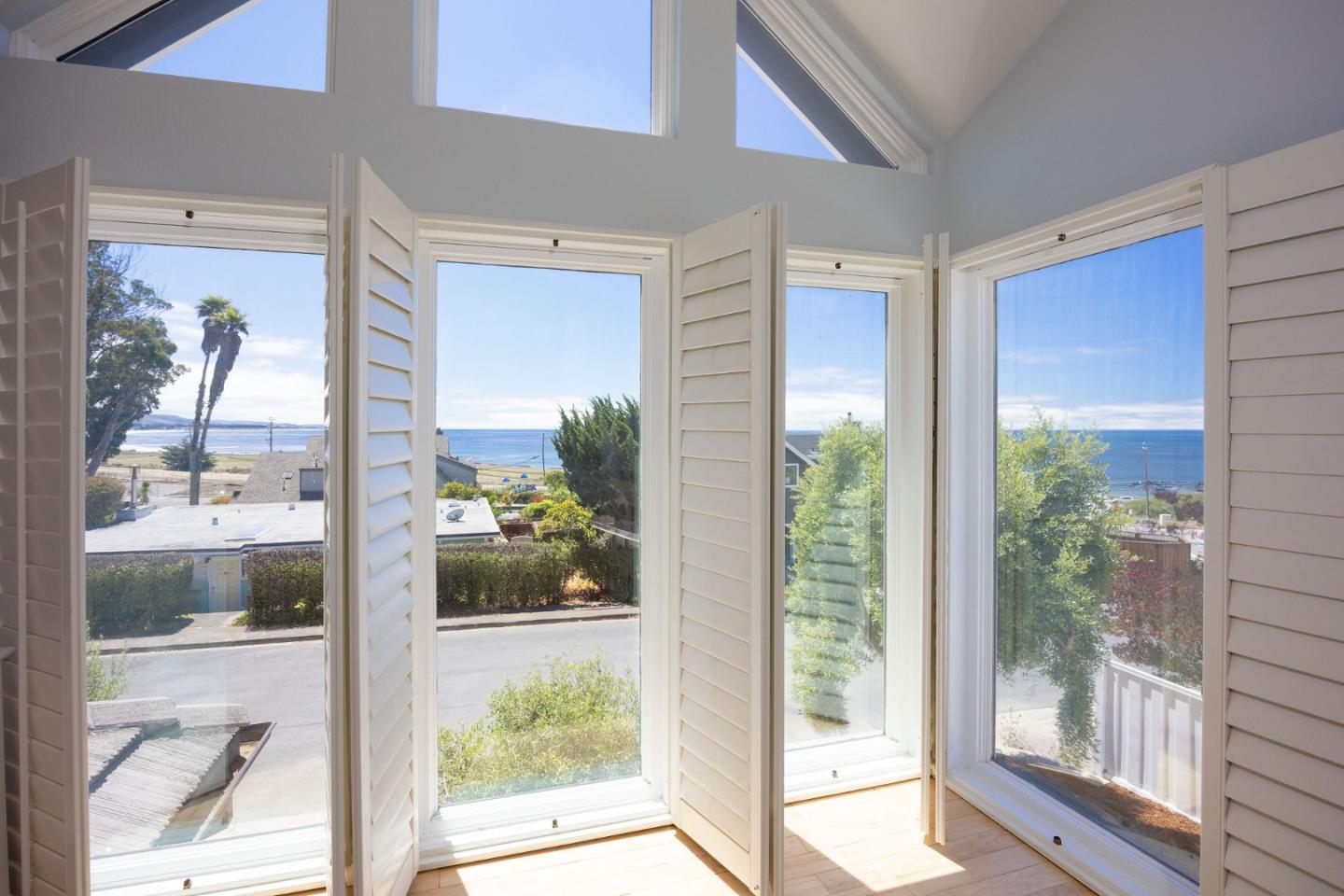 Detail Gallery Image 16 of 62 For 139 Santa Ana St, El Granada,  CA 94018 - 3 Beds | 2/1 Baths