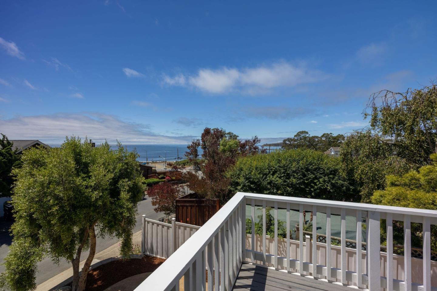 Detail Gallery Image 17 of 62 For 139 Santa Ana St, El Granada,  CA 94018 - 3 Beds | 2/1 Baths