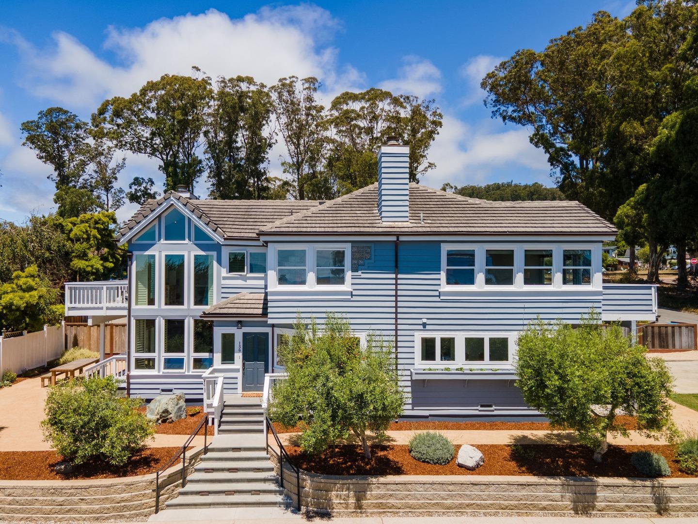 Detail Gallery Image 2 of 62 For 139 Santa Ana St, El Granada,  CA 94018 - 3 Beds | 2/1 Baths