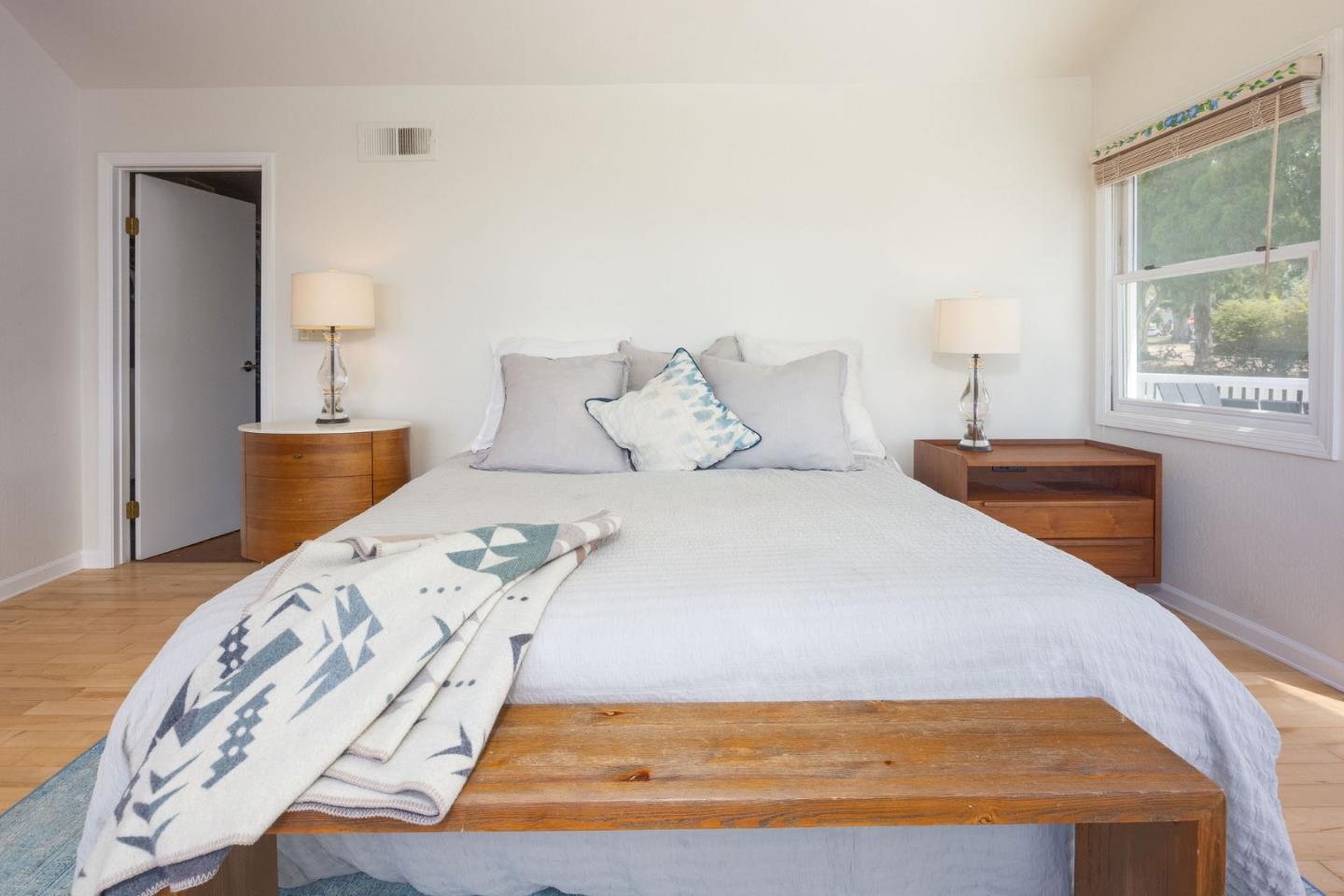 Detail Gallery Image 26 of 62 For 139 Santa Ana St, El Granada,  CA 94018 - 3 Beds | 2/1 Baths