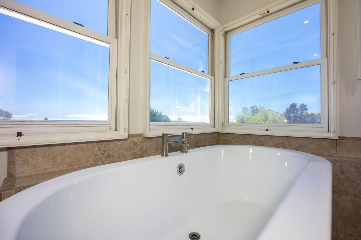 Detail Gallery Image 34 of 62 For 139 Santa Ana St, El Granada,  CA 94018 - 3 Beds | 2/1 Baths