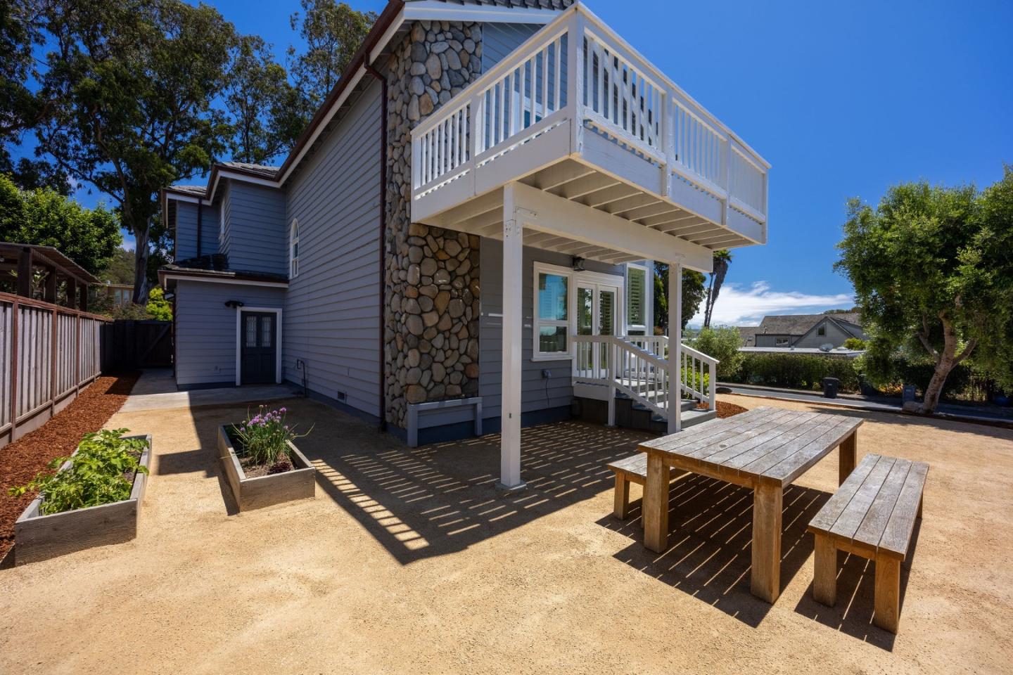 Detail Gallery Image 43 of 62 For 139 Santa Ana St, El Granada,  CA 94018 - 3 Beds | 2/1 Baths