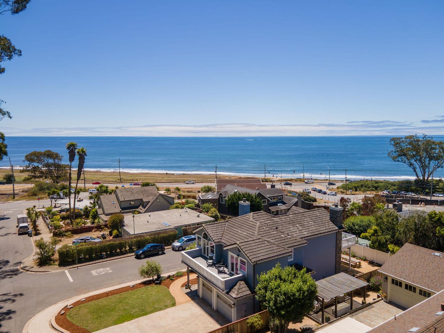 Detail Gallery Image 55 of 62 For 139 Santa Ana St, El Granada,  CA 94018 - 3 Beds | 2/1 Baths