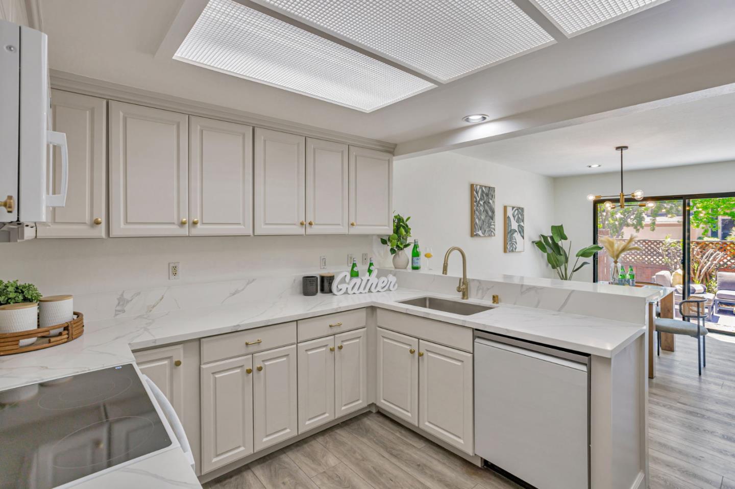 Detail Gallery Image 10 of 42 For 6698 Buggywhip Ct, San Jose,  CA 95120 - 4 Beds | 2/1 Baths