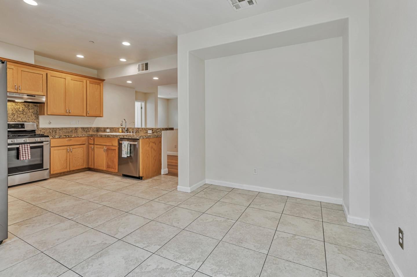 Detail Gallery Image 18 of 24 For 18424 Jade Ln, Morgan Hill,  CA 95037 - 3 Beds | 2/1 Baths