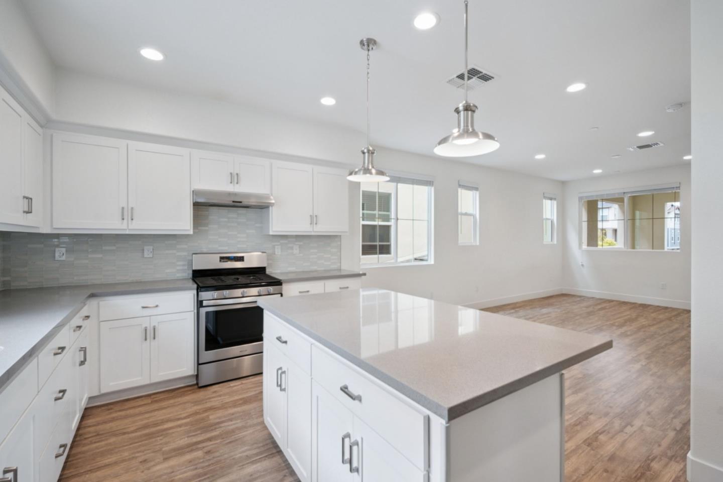 Detail Gallery Image 7 of 33 For 37607 Cape Cod Rd, Newark,  CA 94560 - 4 Beds | 3/1 Baths