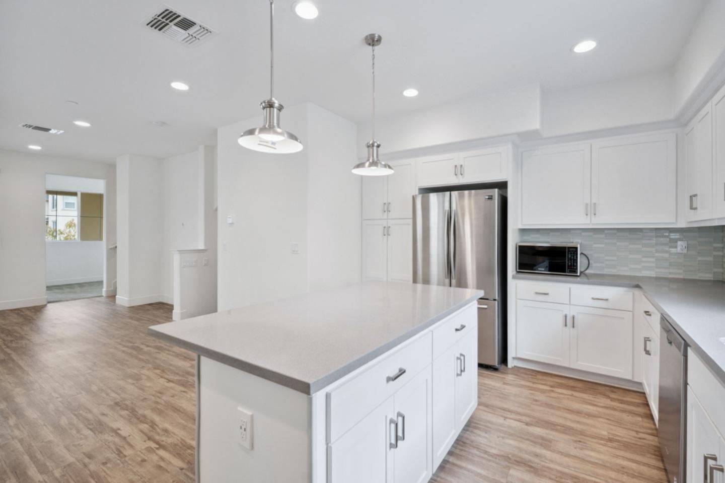 Detail Gallery Image 8 of 33 For 37607 Cape Cod Rd, Newark,  CA 94560 - 4 Beds | 3/1 Baths