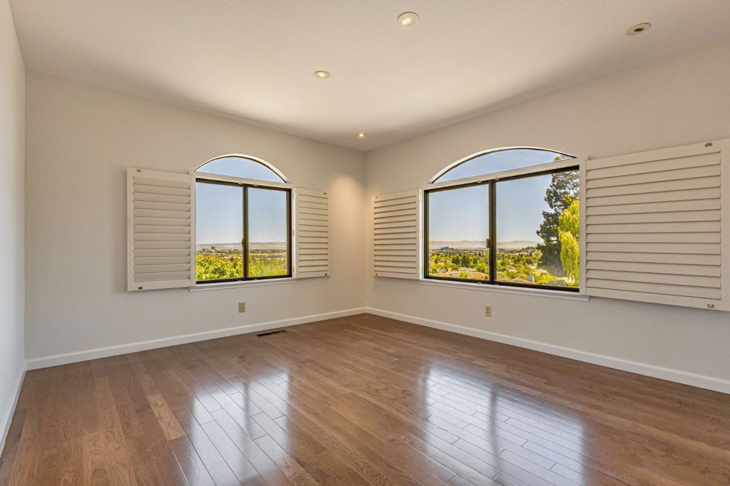 Detail Gallery Image 24 of 53 For 800 26th Ave, San Mateo,  CA 94403 - 3 Beds | 2/1 Baths