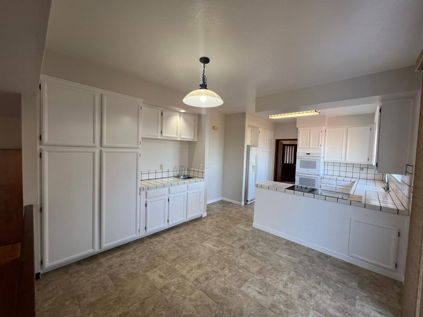 Detail Gallery Image 4 of 18 For 381 St. Andrews Ln., Half Moon Bay,  CA 94019 - 3 Beds | 2 Baths